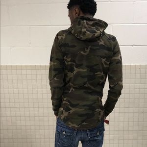 Meet your Posher, Tyrone